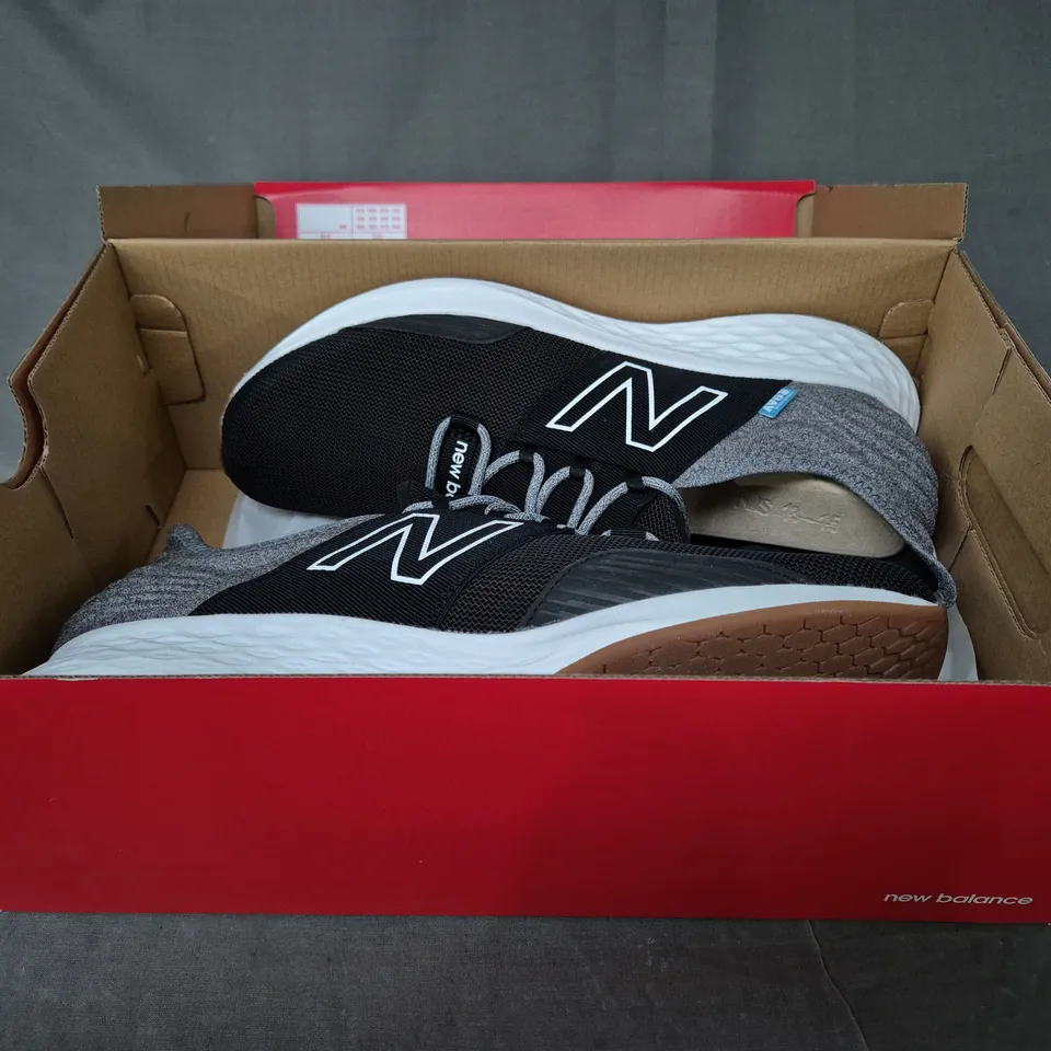 BRAND NEW BOXED PAIR OF NEW BALANCE SHOES IN BLACK/GREY UK SIZE 12.5