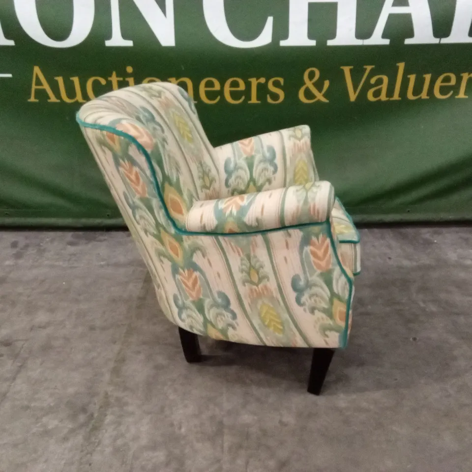 QUALITY DESIGNER SMALL RETRO FABRIC ACCENT CHAIR