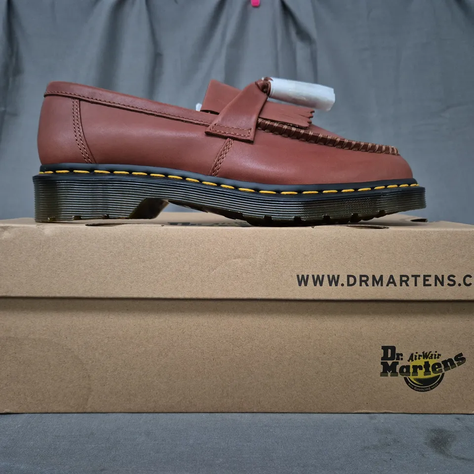 BOXED PAIR OF DR MARTENS ADRIAN YS LOAFERS IN TAN UK SIZE 7