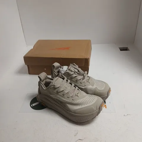 UK9 ALTRA OLYMPUS 6 MEN'S RUNNING SHOES β SAND (EU44)