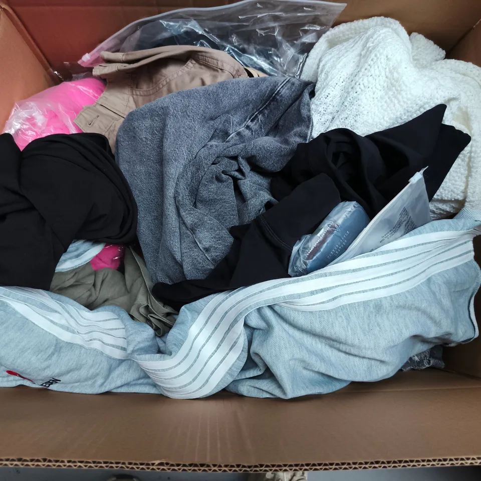 LARGE BOX OF APPROXIMATELY 25 ASSORTED CLOTHING ITEMS IN VARIOUS COLOURS, STYLES AND SIZES - COLLECTION ONLY