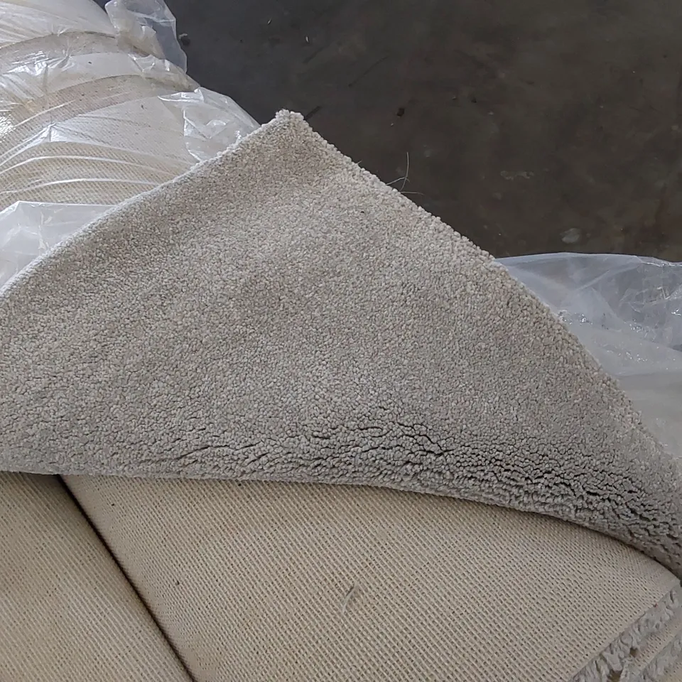 ROLL OF QUALITY EC HEARTLAND HEATHERS SQUIRREL CARPET // SIZE: 5 X 3.85m