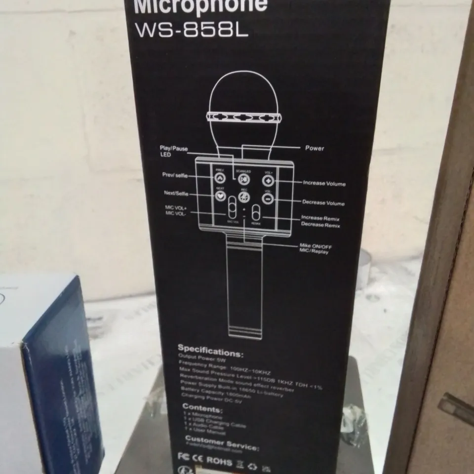 BOX CONTAINING LARGE AMOUNT OF BOXED ELECTRICAL ITEMS TO INCLUDE: FULL PODCAST SET UP, HEADPHONES, PHONE CASES, VARIOUS LIGHT BULBS, SPOTLIGHTS, KARAOKE MICROPHONE ETC.