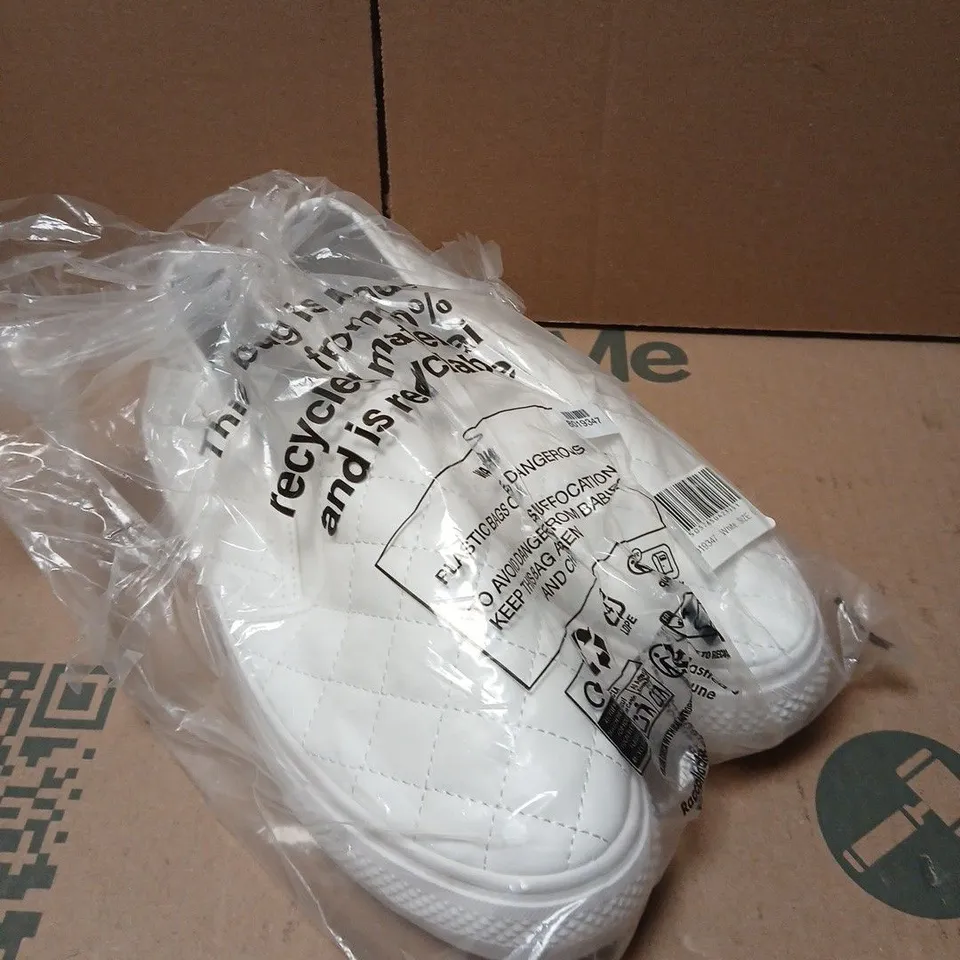 WHITE QUILTED SLIP-ON TRAINERS – SIZE 6