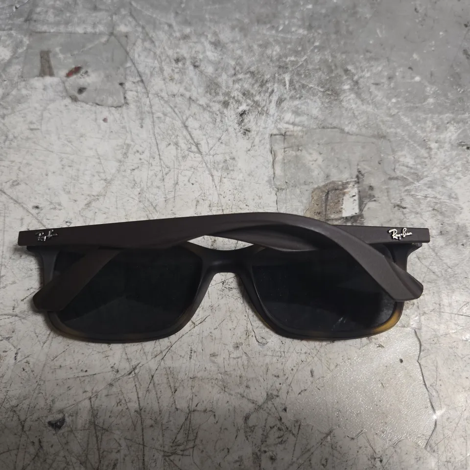 BOXED RAY BAN SUNGLASSES - RB 7047
