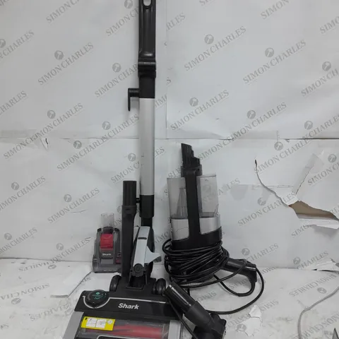 BOXED SHARK CARPET XPERT DEEP CARPET CLEANER & BUILT IN STAIN STRIKER EX200UK - COLLECTION ONLY