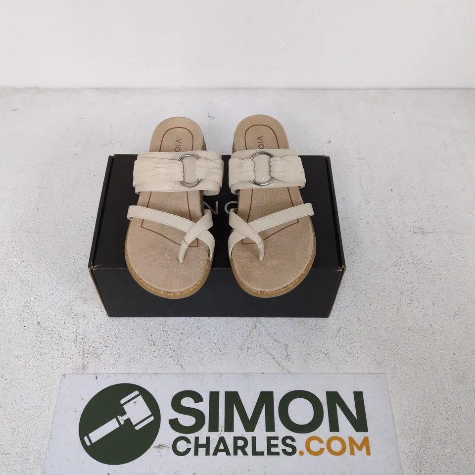 VIONIC WOMEN'S BEIGE STRAPPY SANDALS SIZE 6