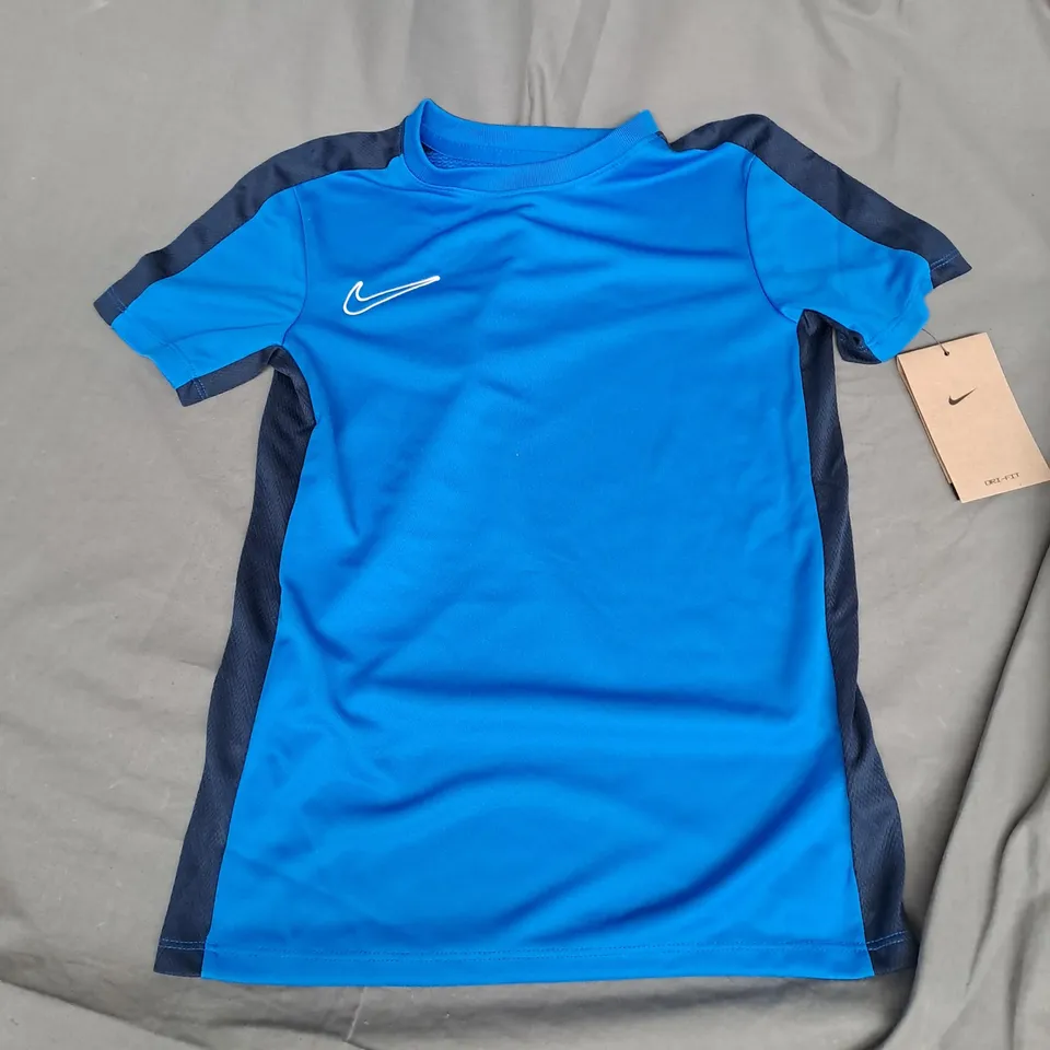 NIKE KIDS FOOTBALL JERSEY IN BLUE/BLACK SIZE S
