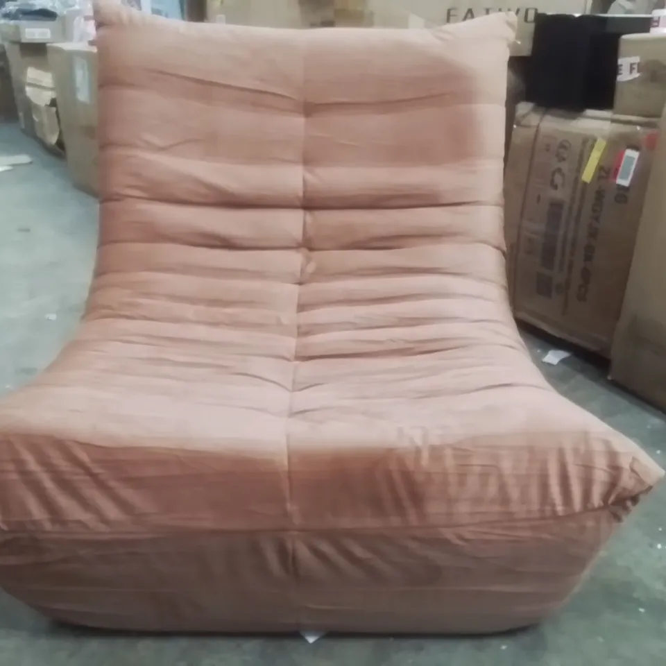 BOXED DAUT UPHOLSTERED ACCENT CHAIR