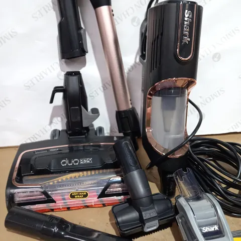 SHARK CORDED STICK VACUUM HZ500UKT