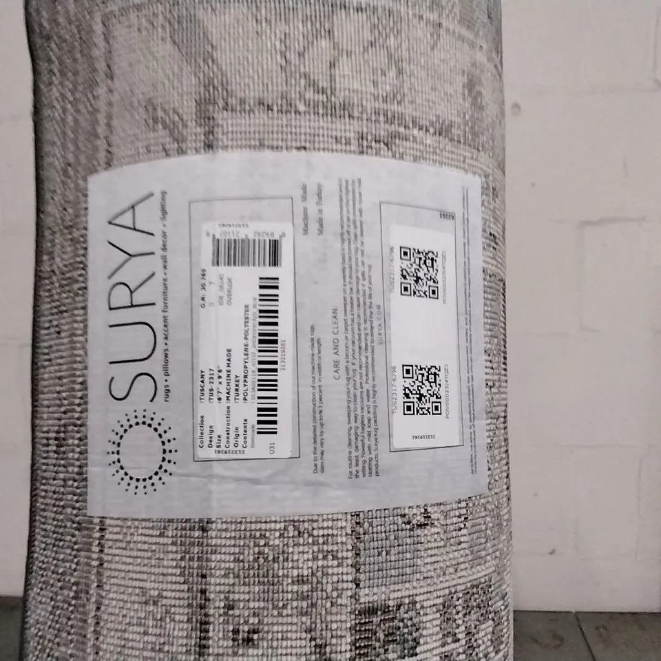 BRAND NEW SURYA TUSCANY AREA RUG // SIZE: 6'7" X 9'7"