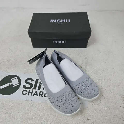 INSHU LORENA SILVER SLIP-ON SHOES – UK 7