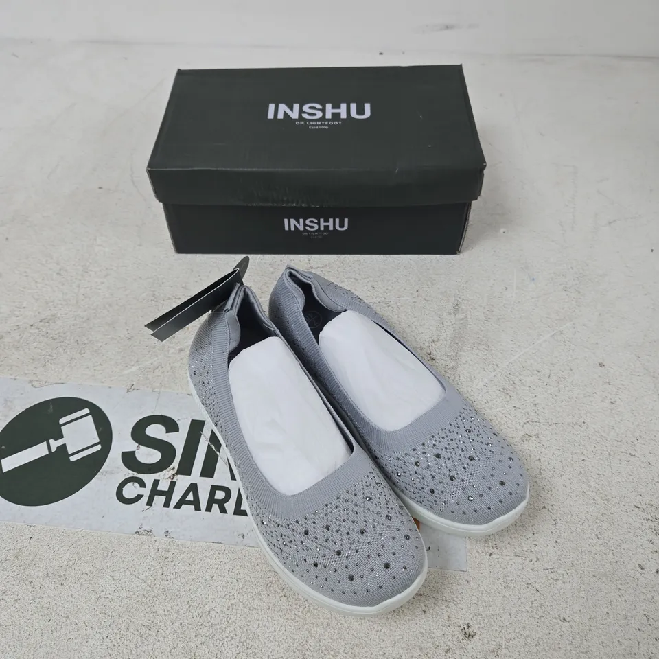INSHU LORENA SILVER SLIP-ON SHOES – UK 7