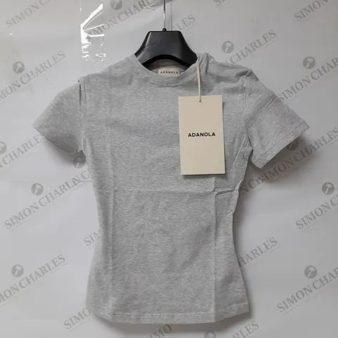 ADANOLA FITTED SHORT SLEEVE TOP IN GREY MELANGE SIZE XS