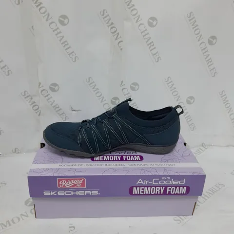 PAIR OF SKETCHERS AIR COOLED TRAINERS SIZE 7