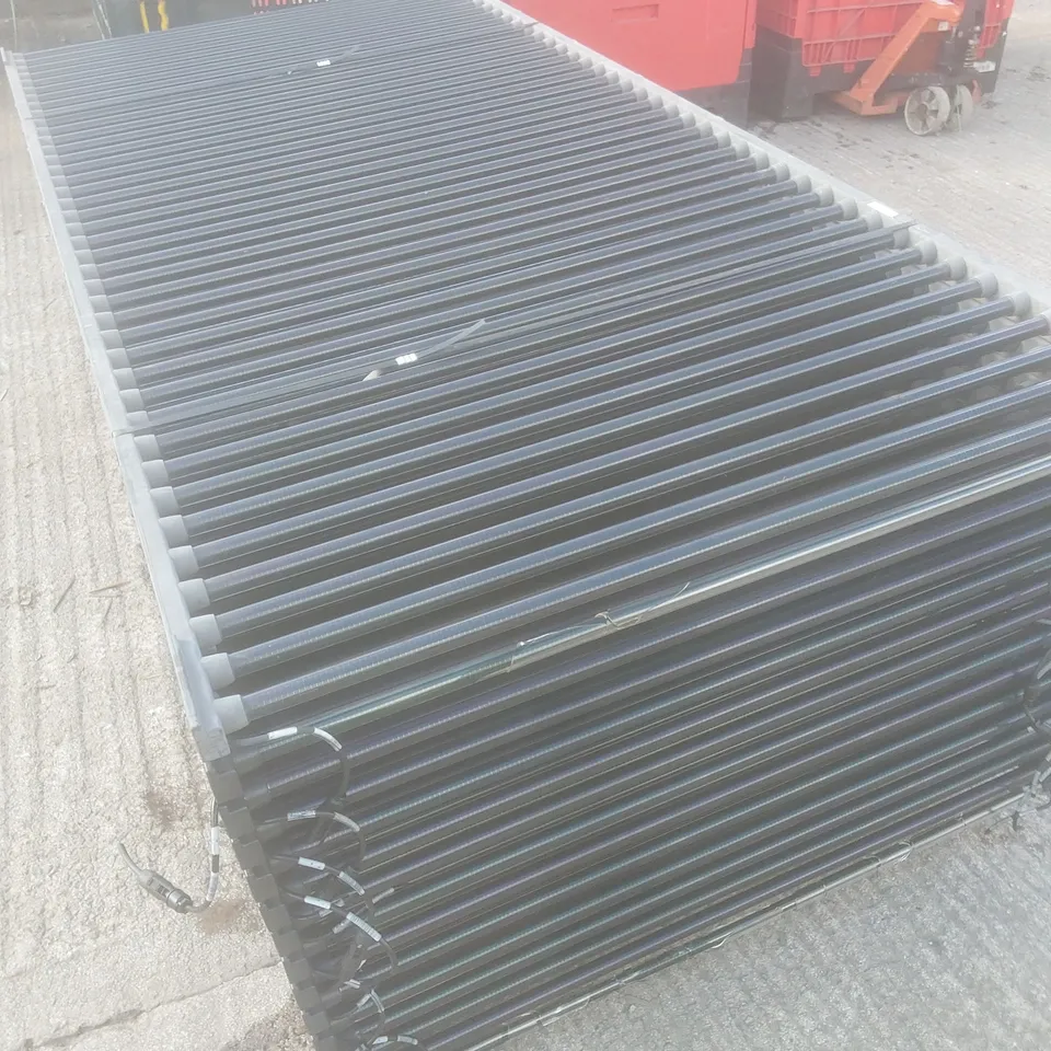 PALLET OF APPROX 15 X SOLYNDRA 200W SOLAR PANELS - MODEL: SL-200-200