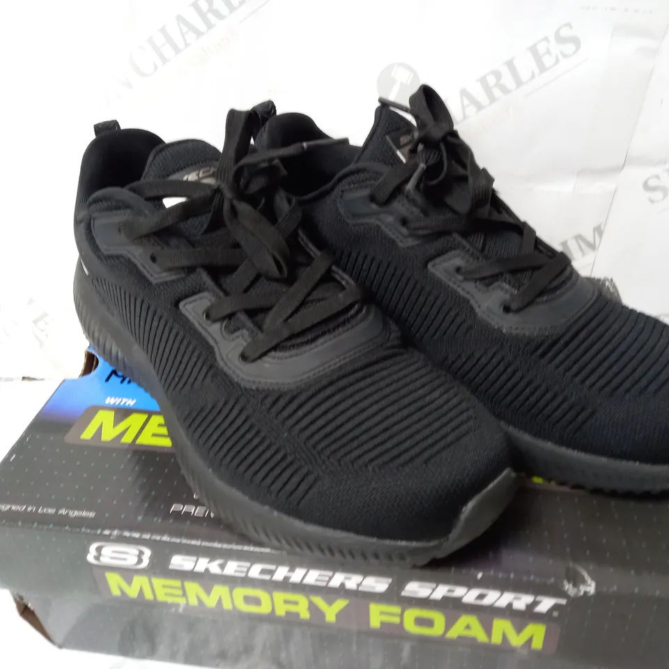SKECHERS LITE-WEIGHT BLACK TRAINER - SIZE UK 7