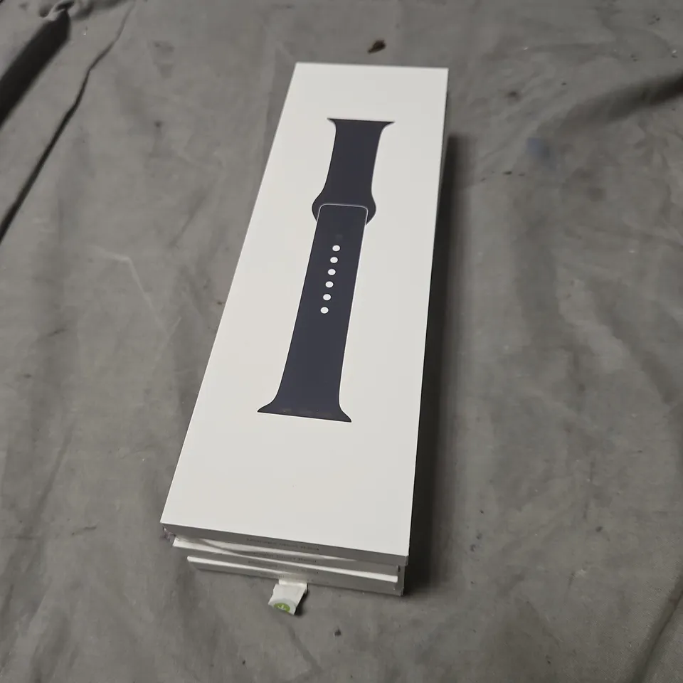 APPLE WATCH MIDNIGHT SPORT BAND – SET OF 4 (46MM M/L X2, 45MM S/M)