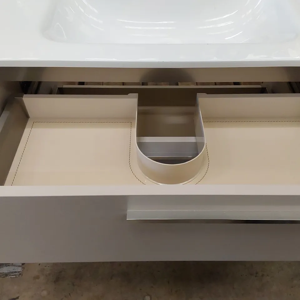 DESIGNER BATHROOM VANITY UNIT WITH BASIN 