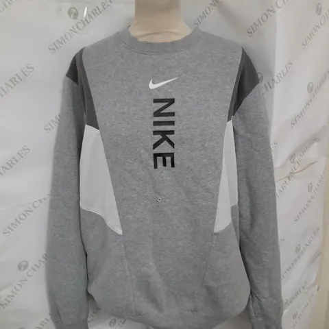 NIKE PRINTED CREW NECK SWEATSHIRT IN GREY SIZE L