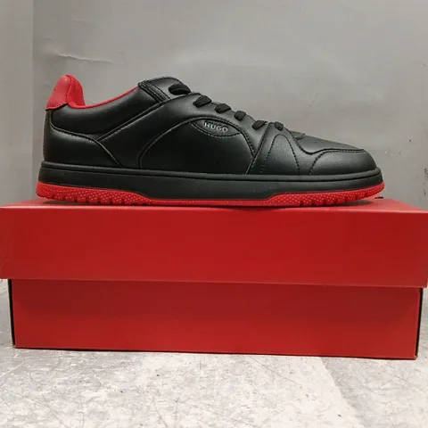 BOXED PAIR OF HUGO HADRIAN TENN PUGR SHOE SIN BLACK/RED SIZE UK 10