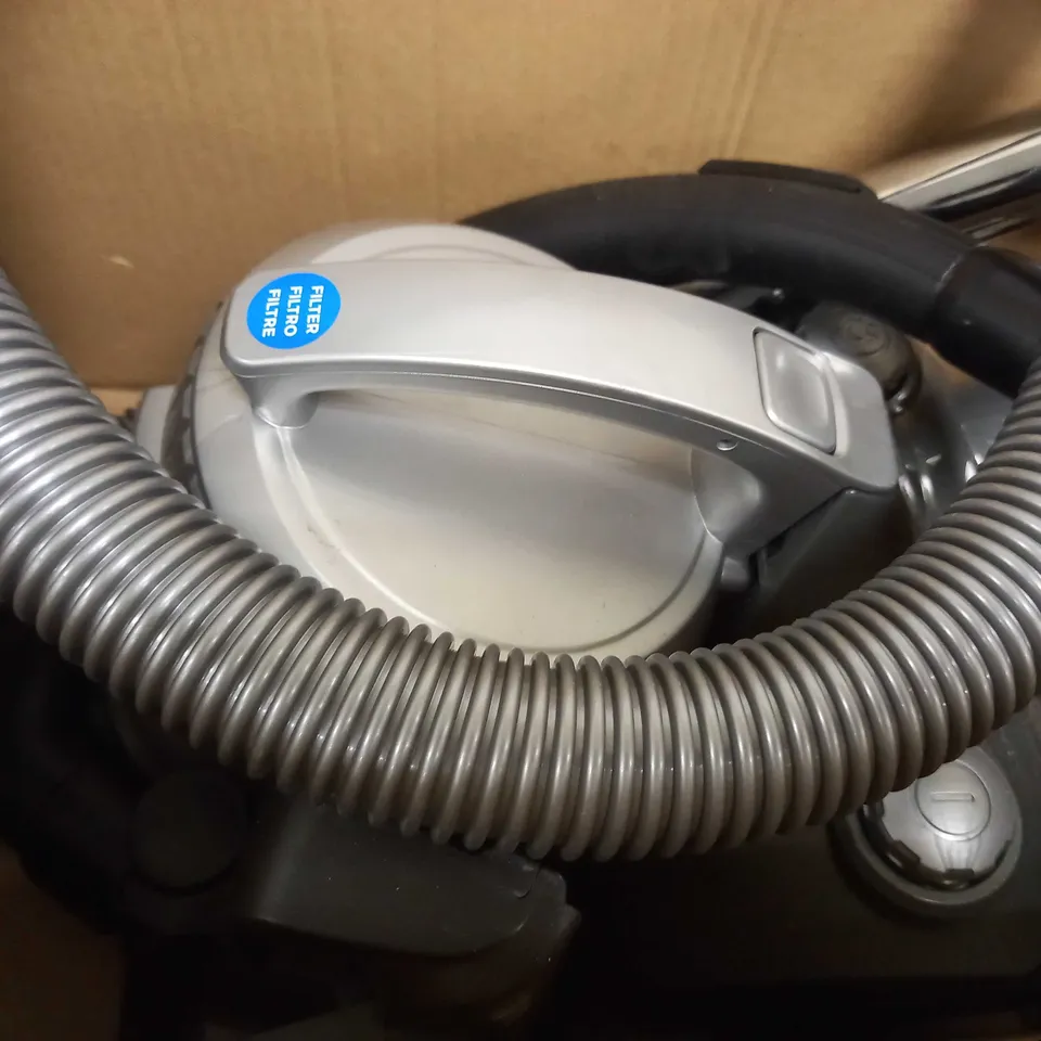 RUSSELL HOBBS COMPACT XS CYLINDER VACUUM