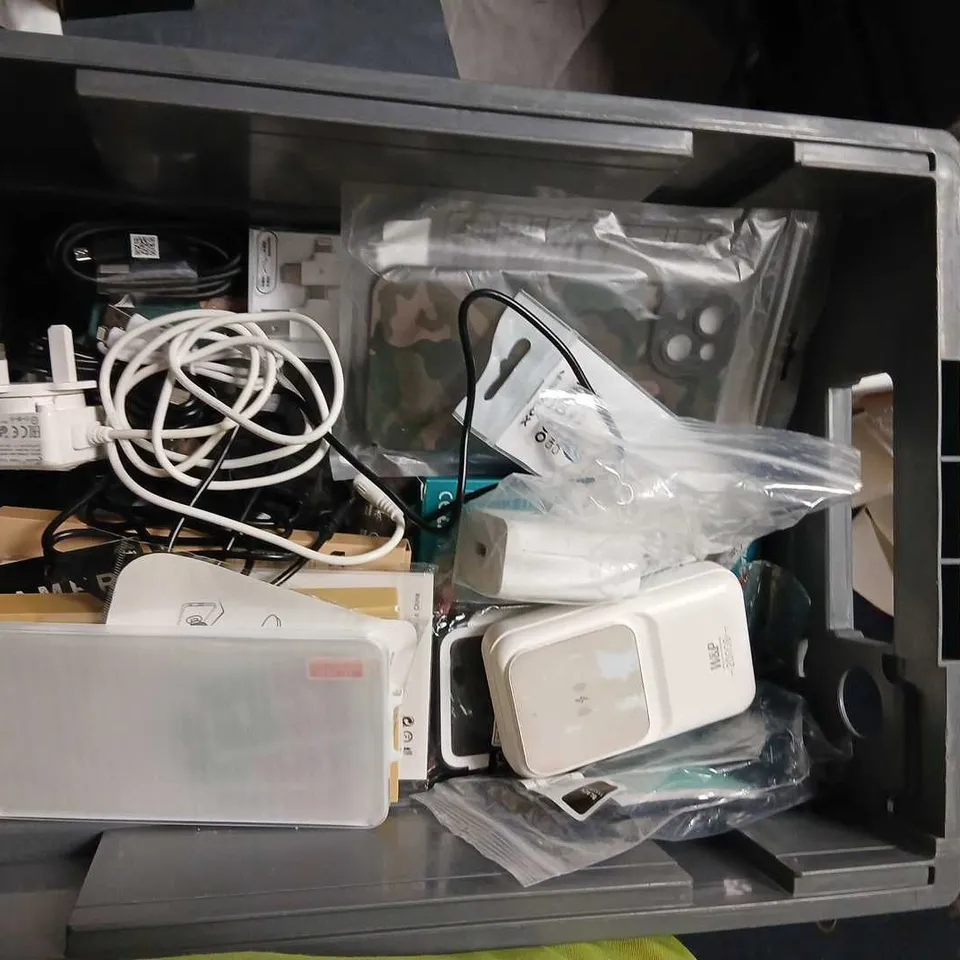 LARGE QUANTITY OF ASSORTED ELECTRICAL DEVICES AND ACCESSORIES