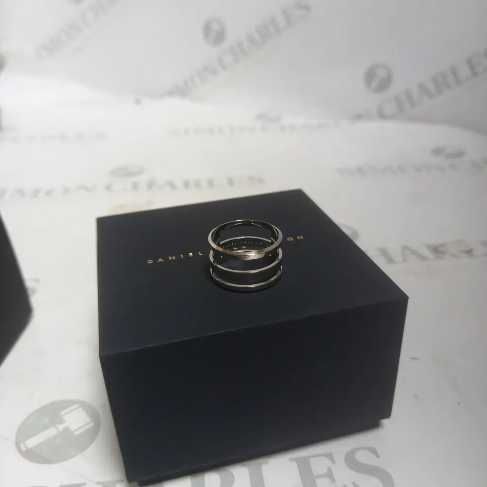 DANIEL WELLINGTON SILVER RING