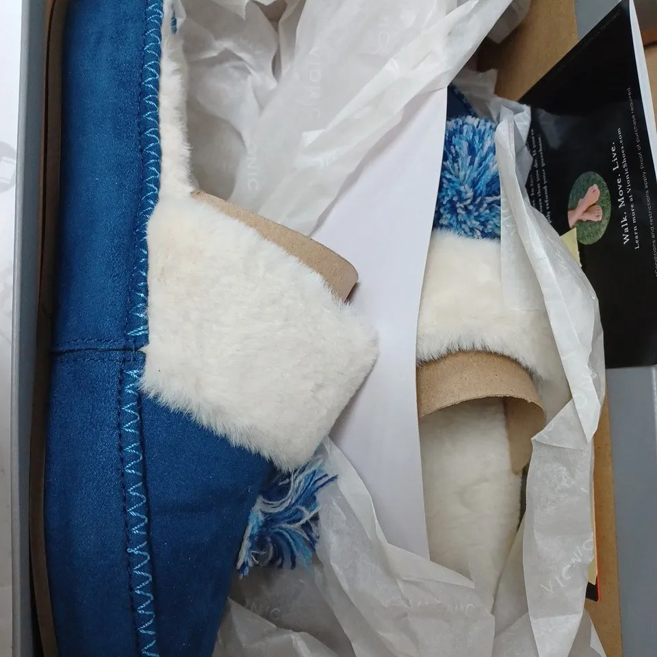 BOXED VIONIC GRACE SLIPPERS, NAVY - SIZE 6