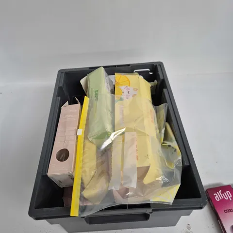 TOTE OF APPROXIMATELY 12 ASSORTED ITEMS TO INCLUDE: AIR UP PODS