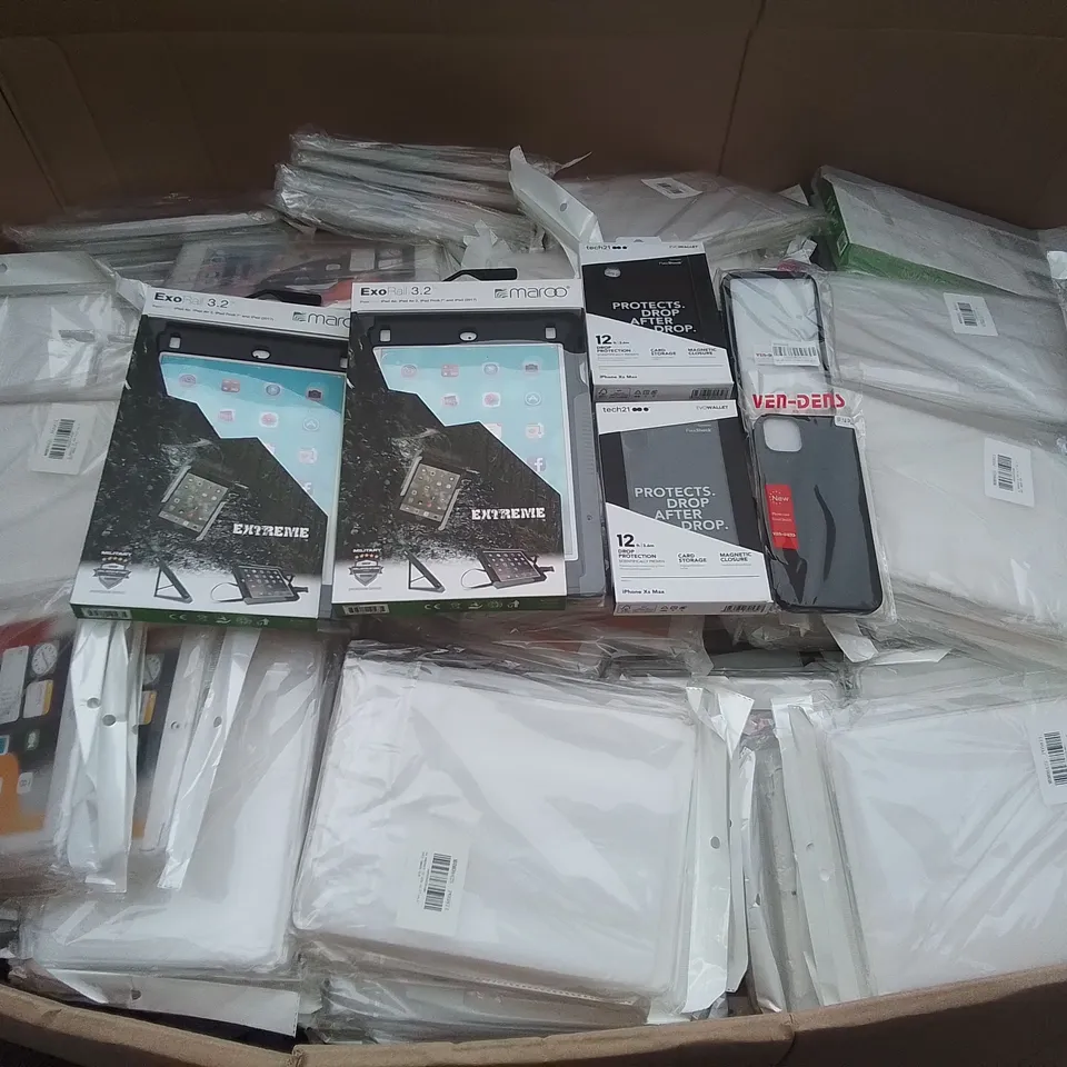 PALLET CONTAINING A LARGE QUANTITY OF ASSORTED BRAND NEW PHONE AND TABLET CASES 