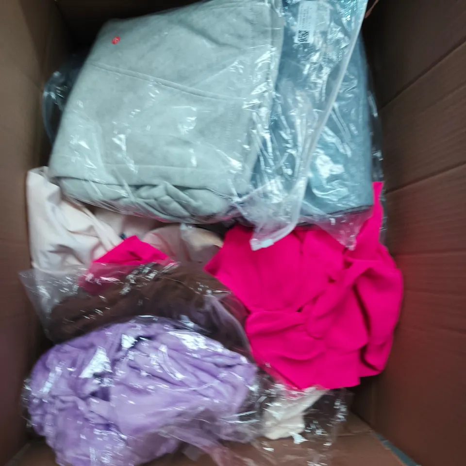 LARGE BOX OF APPROXIMATELY 25 ASSORTED CLOTHING ITEMS IN VARIOUS COLOURS, STYLES AND SIZES - COLLECTION ONLY