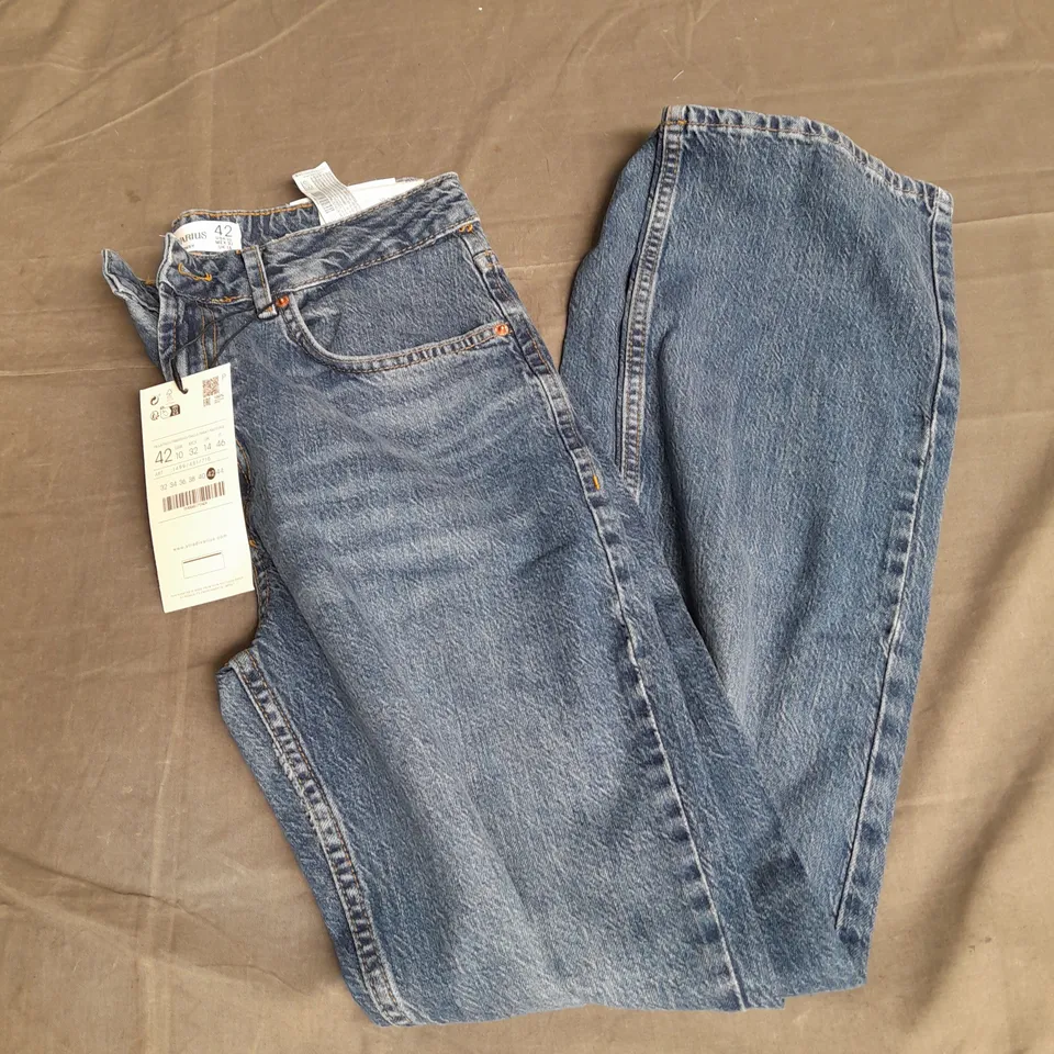 STRADIVARIUS STRAIGHT LEG JEANS IN BLUE DENIM SIZE 14