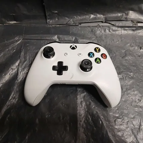 MICROSOFT XBOX WIRELESS CONTROLLER – WHITE