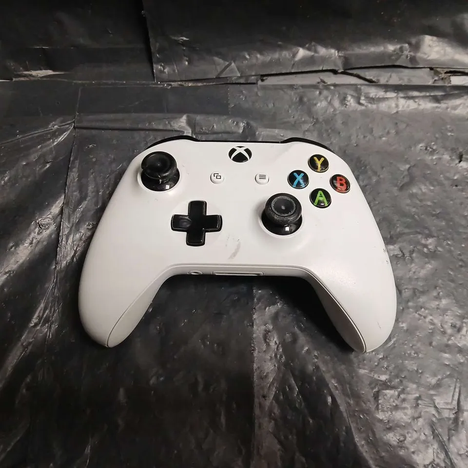 MICROSOFT XBOX WIRELESS CONTROLLER – WHITE