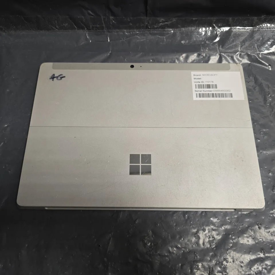 MICROSOFT SURFACE TABLET – SILVER 