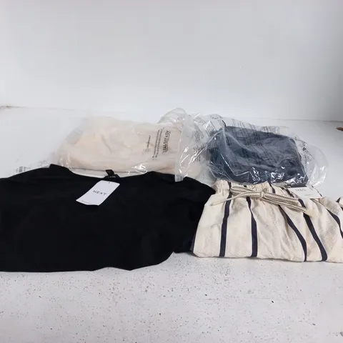 BOX OF APPROXIMATELY 30 ASSORTED CLOTHING ITEMS OF VARIOUS SIZES AND STYLES TO INCLUDE NEXT, M&S ETC