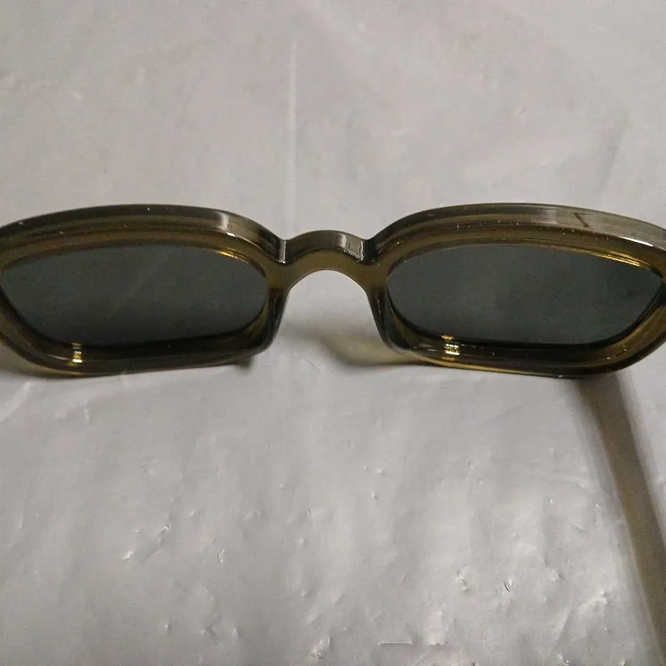 BOXED PAIR OF MELLER GLASSES WITH CLEAR FRAMES