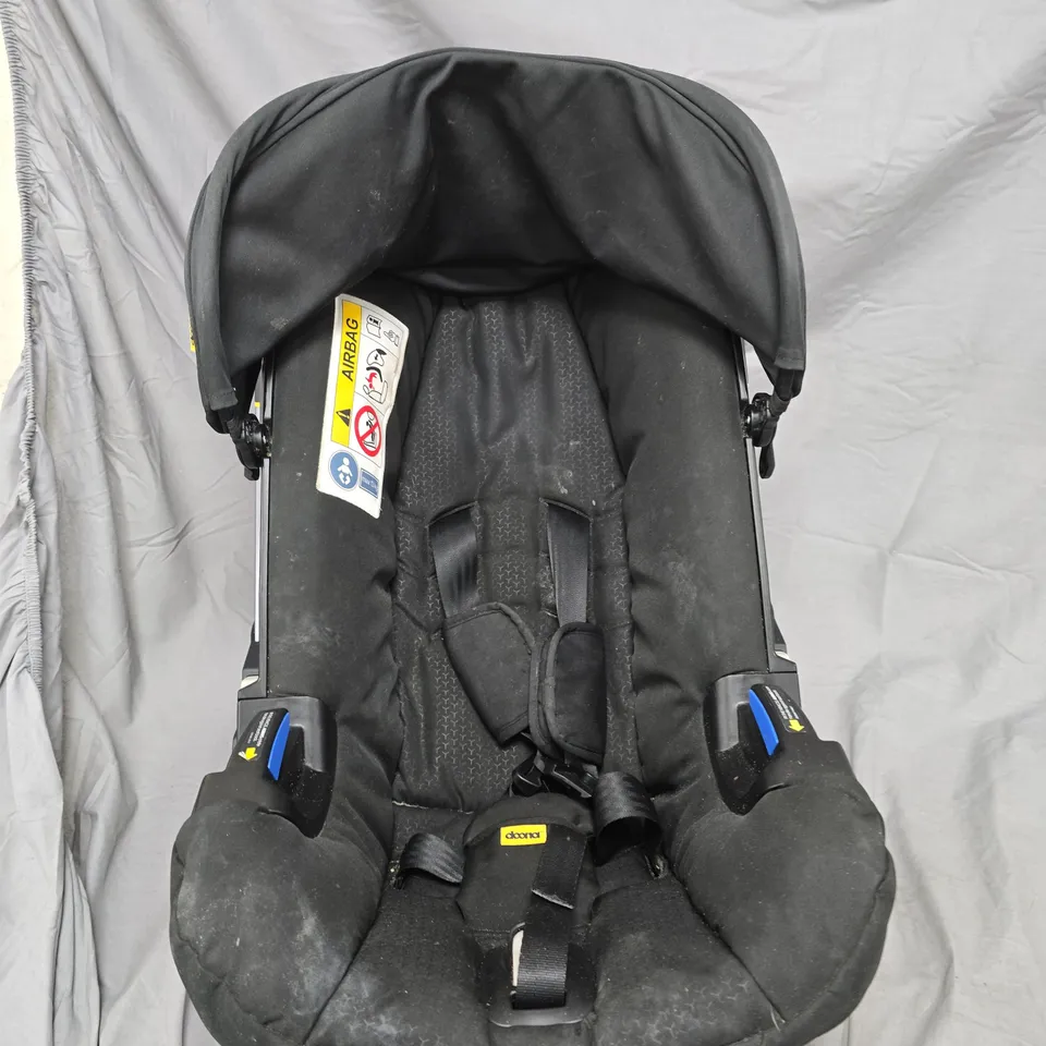 DOONA INFANT CAR SEAT – BLACK