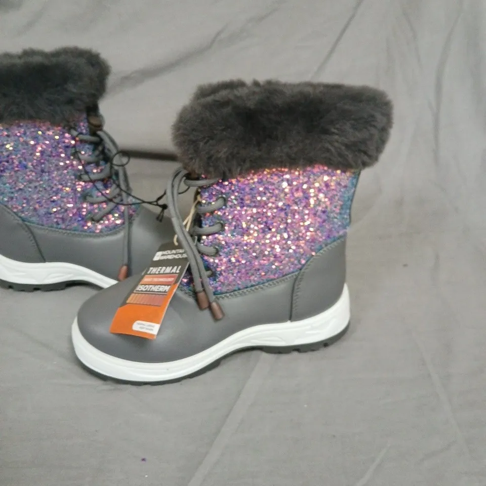 MOUNTAIN WAREHOUSE FIZZ KIDS GLITTER FUR-LINED SNOW BOOTS – SILVER (UK 1)