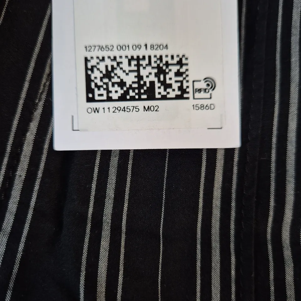 STRIPED WIDE-LEG TROUSERS, BLACK WITH WHITE VERTICAL STRIPES – EU XS