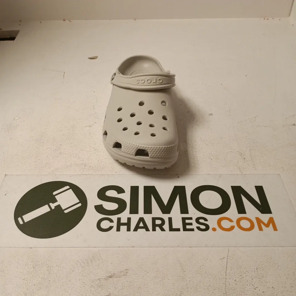 UNBOXED PAIR OF CROCS CLASSICS IN LIGHT GREY - M10/W12