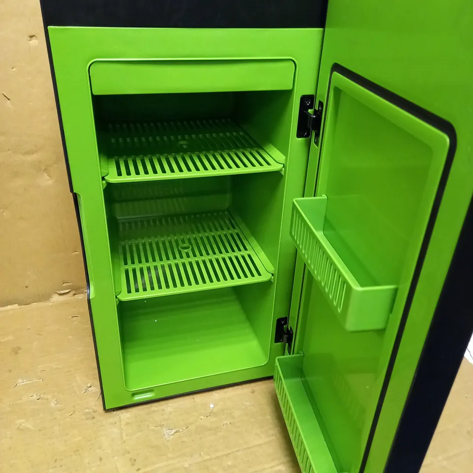 XBOX SERIES X REPLICA MINI FRIDGE THERMOELECTRIC COOLER 1.5:1