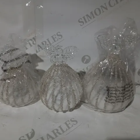 JULIEN MACDONALD SET 3 PRELIT GLASS ANGELS