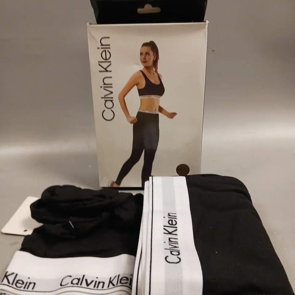 BOXED CALVIN KLEIN WOMENS GYMWEAR IN BLACK - M	