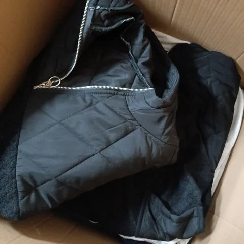 APPROXIMATELY 30 ASSORTED CLOTHING ITEMS IN VARIOUS SIZES, COLOURS & STYLES TO INCLUDE BRANDS SUCH AS RUTH LANGSFORD, BRENDA EDWARDS, DENIM & CO, ETC - COLLECTION ONLY