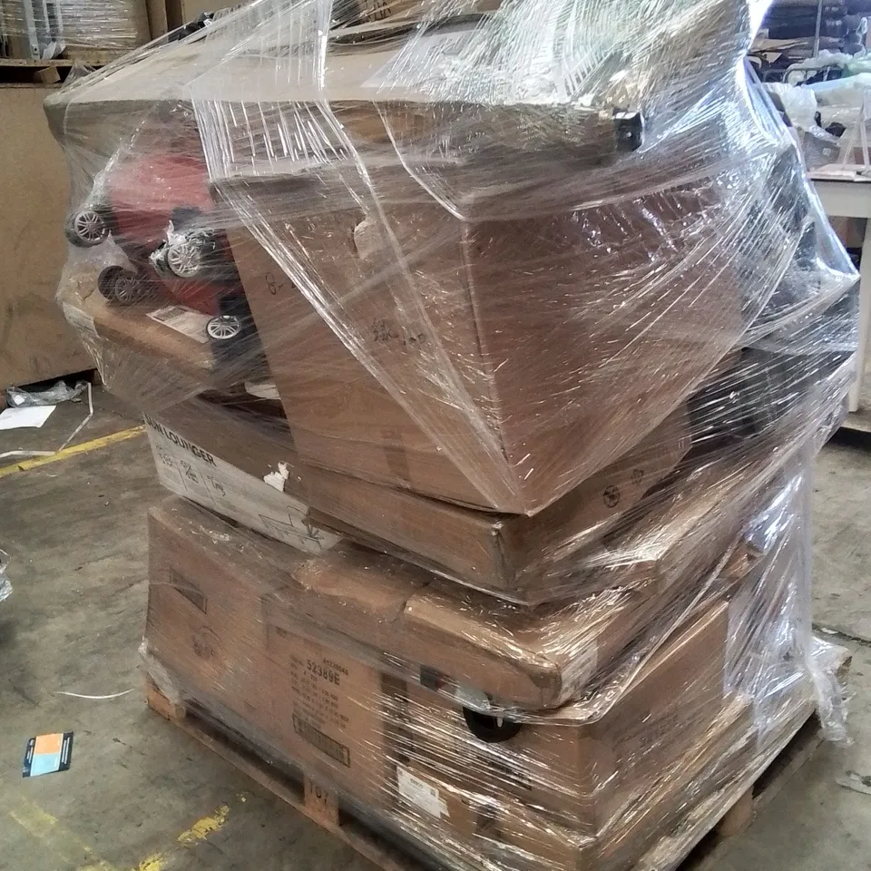 PALLET OF ASSORTED HOUSEHOLD GOODS AND PRODUCTS TO INCLUDE;SUN LOUNGER,HELIUM BALLOON GAS,HEATER,SUITCASE,HEATED THROW 
