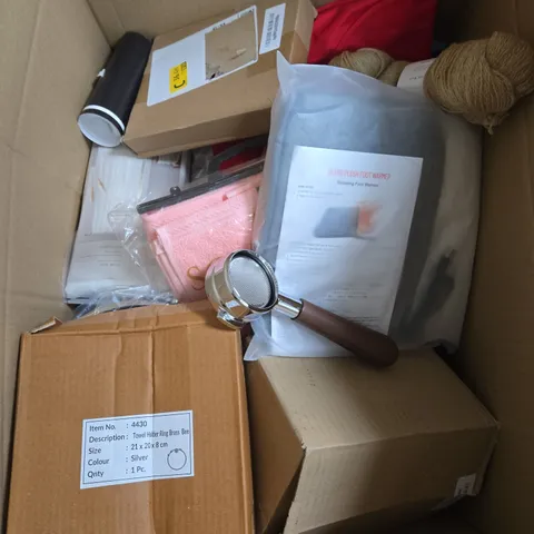 BOX OF APPROXIMATELY 15 ASSORTED HOUSEHOLD ITEMS 