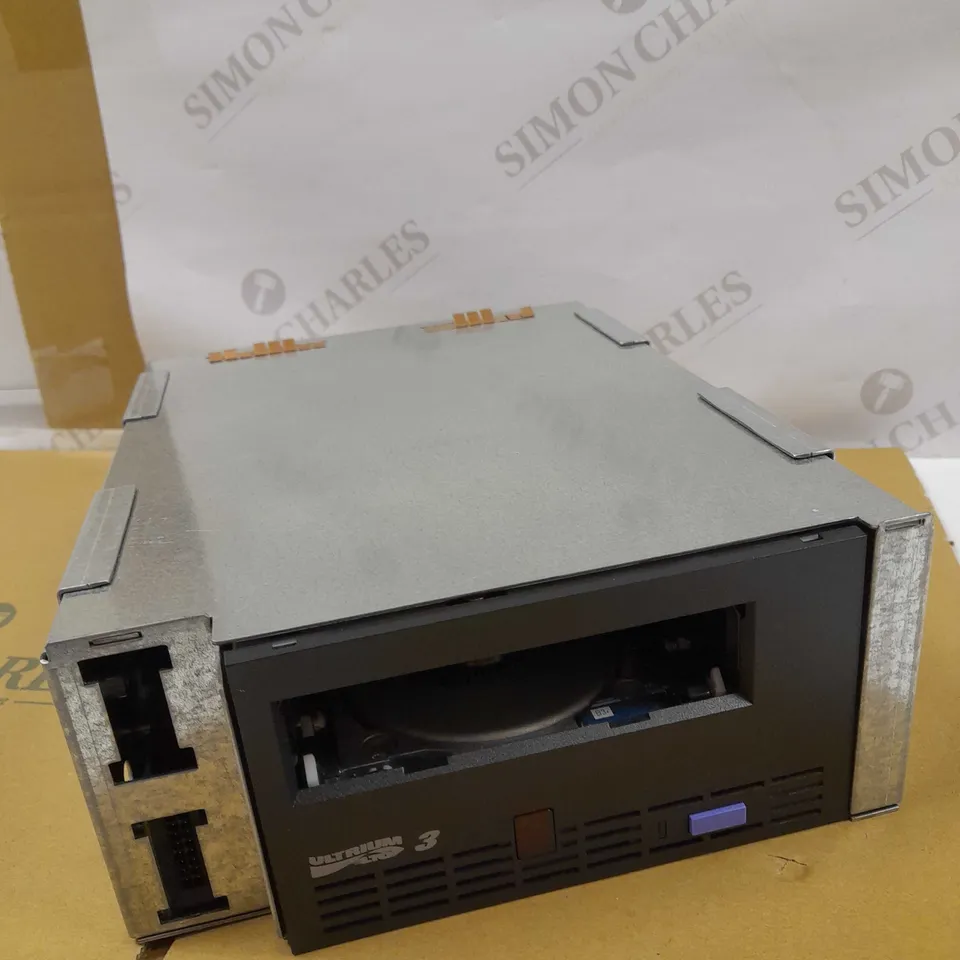 SPECTRA ULTRIUM LTO 3 INT TAPE LIBRARY 