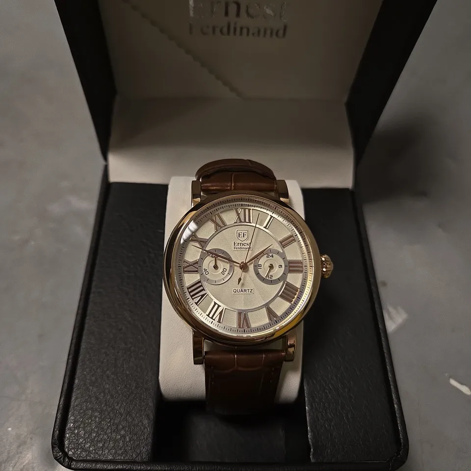 BOXED ERNEST FERDINAND MENS CREAM DIAL BROWN LEATHER STRAP QUARTZ WATCH